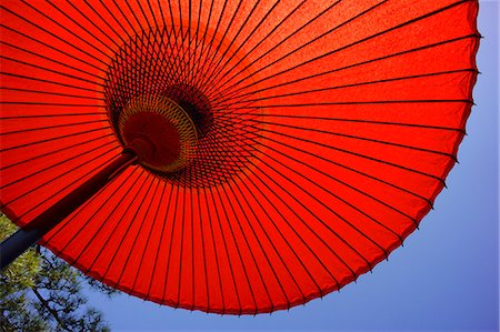 Japanese traditional paper parasol Photographie de stock - Premium Libres de Droits, Code: 622-06841960