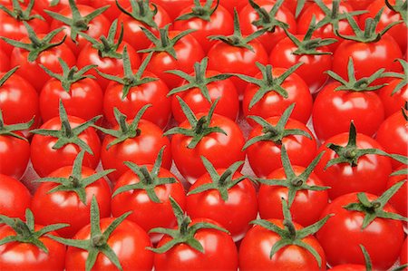 simsearch:622-06439840,k - Cherry tomatoes Stockbilder - Premium RF Lizenzfrei, Bildnummer: 622-06842404