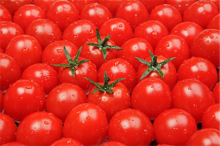 simsearch:622-09235890,k - Cherry tomatoes Photographie de stock - Premium Libres de Droits, Code: 622-06842406
