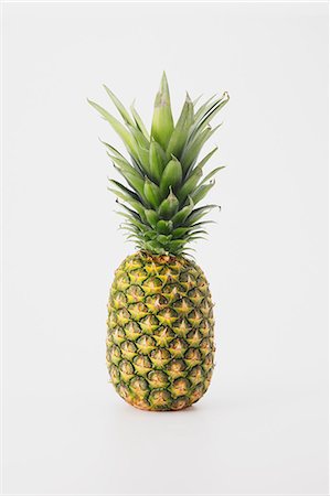 pineapple outline - Pineapple Stock Photo - Premium Royalty-Free, Code: 622-06964342