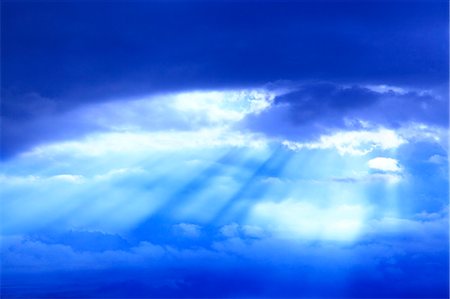 Glow through clouds Stock Photo - Premium Royalty-Free, Code: 622-07108842