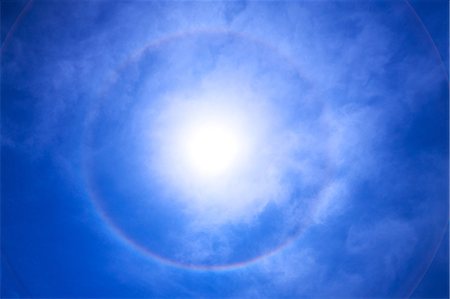 sun halo - Sky and clouds Photographie de stock - Premium Libres de Droits, Code: 622-07519454