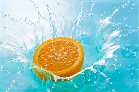 fruit splash - Water and orange Photographie de stock - Premium Libres de Droits, Code: 622-07519508