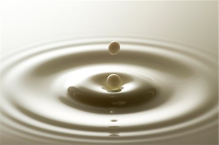 spreading - Water ripples Stock Photo - Premium Royalty-Free, Code: 622-07519544