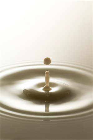 drop - Water ripples Stock Photo - Premium Royalty-Free, Code: 622-07519545