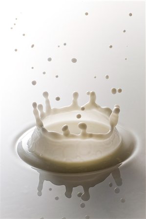 drop - Milk crown Photographie de stock - Premium Libres de Droits, Code: 622-07519540