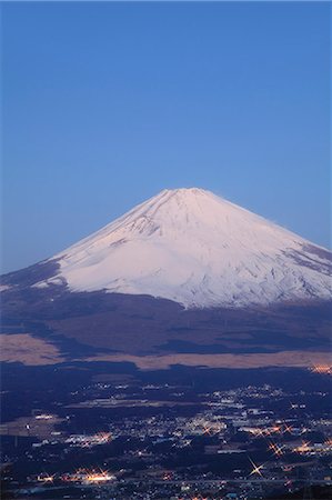 dim illumination photo - Mount Fuji Stock Photo - Premium Royalty-Free, Code: 622-07519785