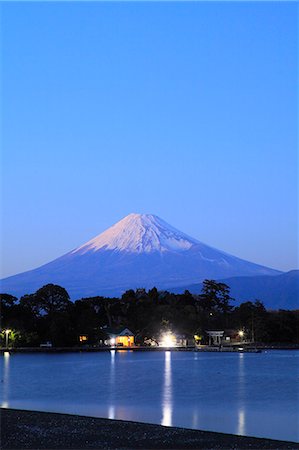 dim illumination photo - Mount Fuji Stock Photo - Premium Royalty-Free, Code: 622-07519783