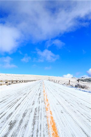 snowy road - Nagano Prefecture, Japan Photographie de stock - Premium Libres de Droits, Code: 622-07519790