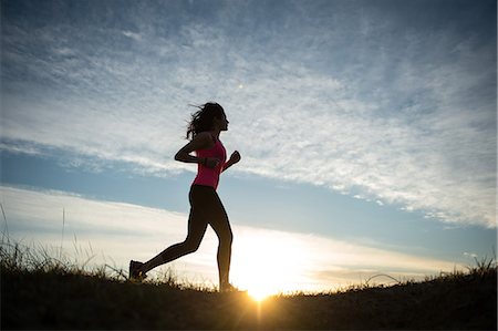 run - Young Girl Running On The Sand Photographie de stock - Premium Libres de Droits, Code: 622-07735997