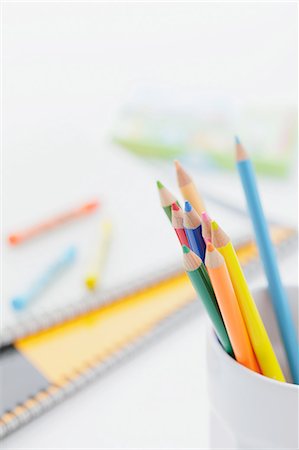 sketch pad - Colored pencils Stock Photo - Premium Royalty-Free, Code: 622-07743548