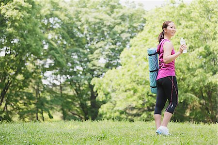 simsearch:622-06964286,k - Young Japanese girl with water bottle after training in the park Stockbilder - Premium RF Lizenzfrei, Bildnummer: 622-07760598