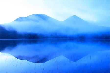 foggy mountain lake - Hokkaido, Japan Stock Photo - Premium Royalty-Free, Code: 622-07841170