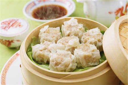 sauce soja - Dim Sum dumplings Photographie de stock - Premium Libres de Droits, Code: 622-08007072