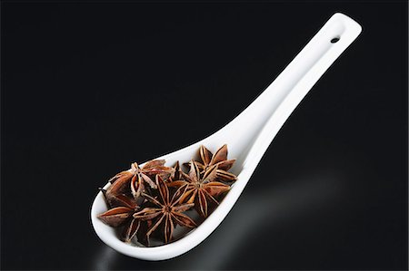 simsearch:622-08007198,k - Star Anise Stock Photo - Premium Royalty-Free, Code: 622-08007201