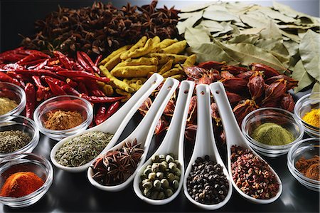 Assorted spices Photographie de stock - Premium Libres de Droits, Code: 622-08007215