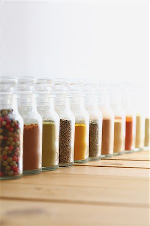 simsearch:696-03395291,k - Assorted spices Stockbilder - Premium RF Lizenzfrei, Bildnummer: 622-08007228