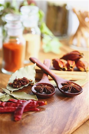 simsearch:600-07591312,k - Assorted spices Stock Photo - Premium Royalty-Free, Code: 622-08007237