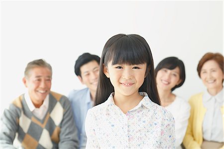 simsearch:859-06617381,k - Three-generation Japanese family on the sofa in the living room Photographie de stock - Premium Libres de Droits, Code: 622-08122664