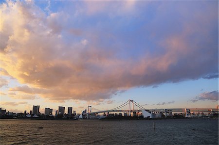 rainbow bridge - View of Odaiba bay, Tokyo, Japan Foto de stock - Sin royalties Premium, Código: 622-08122846