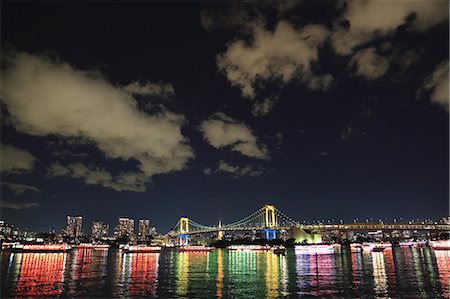 puente rainbow - Night view of Odaiba bay, Tokyo, Japan Foto de stock - Sin royalties Premium, Código: 622-08122850