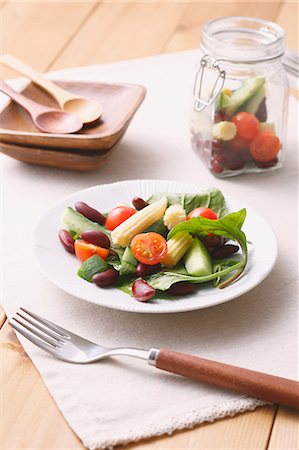 salad fork and spoon - Jar salad Stock Photo - Premium Royalty-Free, Code: 622-08122918