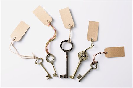 paper tag - Vintage keys Stock Photo - Premium Royalty-Free, Code: 622-08123028