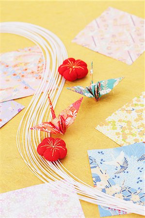 still life flower on colored background - Japanese paper and accessories Stock Photo - Premium Royalty-Free, Code: 622-08123480