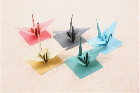 Japanese paper cranes Foto de stock - Sin royalties Premium, Código: 622-08139038