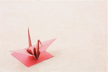 Japanese paper crane Photographie de stock - Premium Libres de Droits, Code: 622-08139040