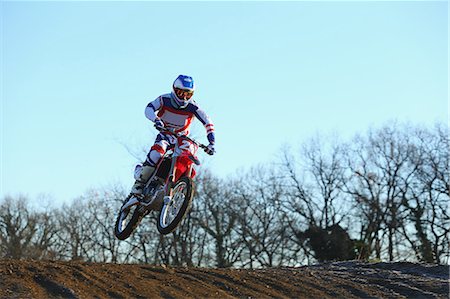 simsearch:622-08355796,k - Motocross biker on dirt track Foto de stock - Sin royalties Premium, Código: 622-08355826