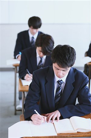 desk directly above - Japanese high-school students during a lesson Stock Photo - Premium Royalty-Free, Code: 622-08542931