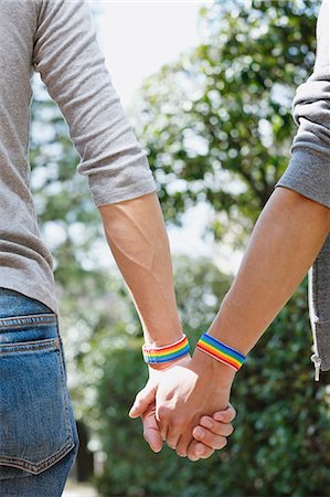 rubber bands - Male couple holding hands Stock Photo - Premium Royalty-Free, Code: 622-08657763
