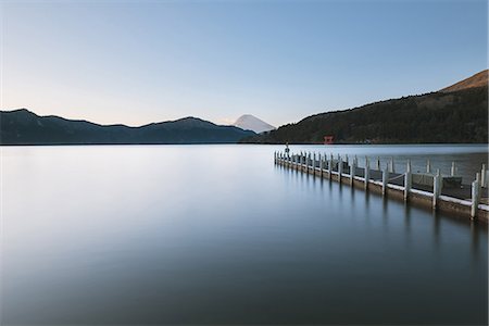 simsearch:622-08657843,k - View of Mount Fuji from Lake Ashi in the morning, Hakone, Japan Photographie de stock - Premium Libres de Droits, Code: 622-08657841