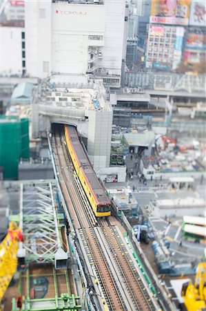 el train - Tilt-shift bird's eye view of Tokyo cityscape, Tokyo, Japan Stock Photo - Premium Royalty-Free, Code: 622-08723390