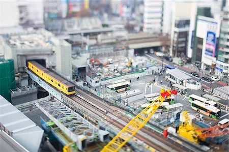 simsearch:841-07355111,k - Tilt-shift bird's eye view of Tokyo, Tokyo, Japan Photographie de stock - Premium Libres de Droits, Code: 622-08723392