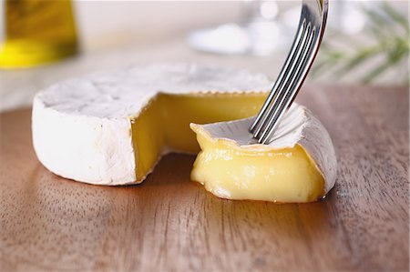 fork close up food - Camembert cheese Stock Photo - Premium Royalty-Free, Code: 622-08839848