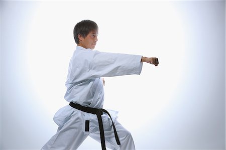 simsearch:622-08839944,k - Japanese karate master training Foto de stock - Sin royalties Premium, Código: 622-08839902