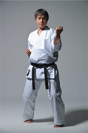 simsearch:622-08839944,k - Japanese karate master training Foto de stock - Sin royalties Premium, Código: 622-08839912