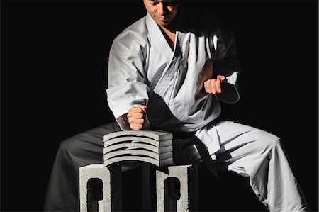 simsearch:622-08657807,k - Japanese karate master breaking tiles Stock Photo - Premium Royalty-Free, Code: 622-08839942