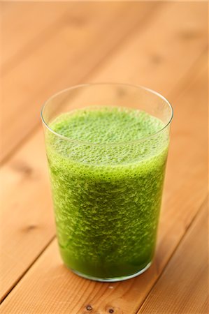 simsearch:622-08949086,k - Green Smoothie Stock Photo - Premium Royalty-Free, Code: 622-08949084