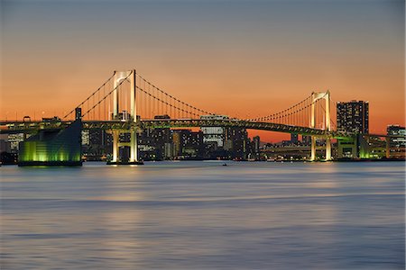 simsearch:622-07911481,k - Long exposure shot of Rainbow Bridge at sunset, Tokyo, Japan Stock Photo - Premium Royalty-Free, Code: 622-08949247