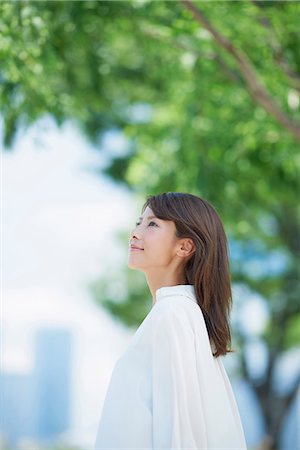 simsearch:622-09014015,k - Portrait of young Japanese woman and fresh green, Tokyo, Japan Stock Photo - Premium Royalty-Free, Code: 622-09014004