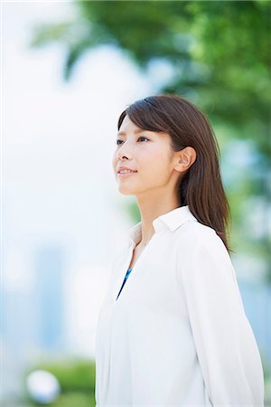 simsearch:622-09014015,k - Portrait of young Japanese woman and fresh green, Tokyo, Japan Stock Photo - Premium Royalty-Free, Code: 622-09014000