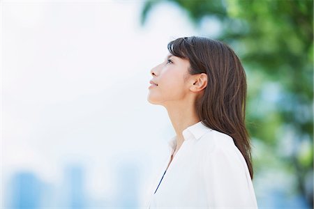 simsearch:622-09014015,k - Portrait of young Japanese woman and fresh green, Tokyo, Japan Stock Photo - Premium Royalty-Free, Code: 622-09014001