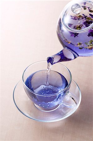 purple drink pouring - Herbal tea Stock Photo - Premium Royalty-Free, Code: 622-09014219