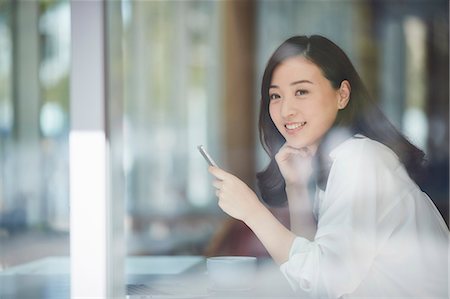 reflection in restaurant window - Japanese woman stylish cafe Photographie de stock - Premium Libres de Droits, Code: 622-09014349