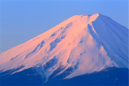 Beautiful view of Mount Fuji, Yamanashi Prefecture, Japan Stock Photo - Premium Royalty-Free, Code: 622-09101175