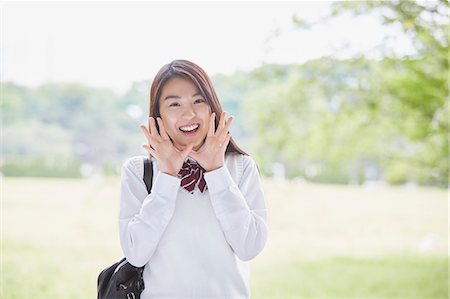 simsearch:614-02984825,k - Cute Japanese high school student in a city park Stockbilder - Premium RF Lizenzfrei, Bildnummer: 622-09138593