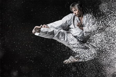 simsearch:622-08839944,k - Image composite of Japanese karate athlete Foto de stock - Sin royalties Premium, Código: 622-09148408